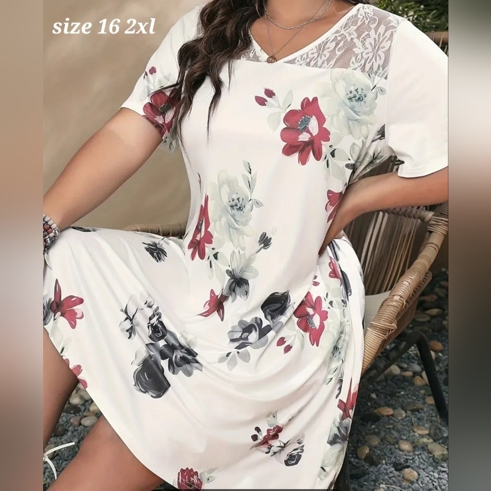 White Floral Fresh Lace at Shoulders Short Sleeve Size 16 2XL
